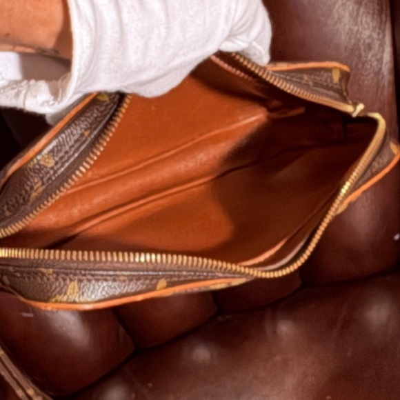 Louis Vuitton Marly Dragonne Clutch EUC - Picture 5 of 7